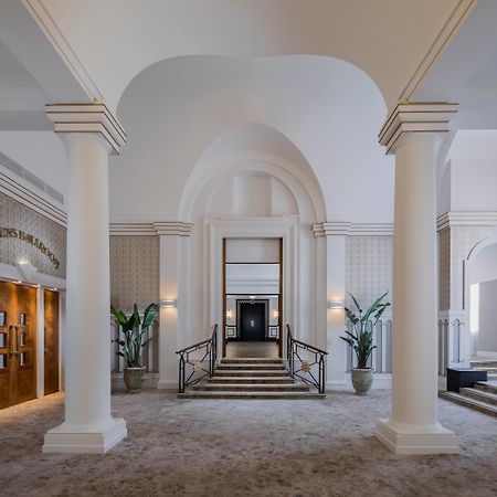 The Queens Hotel Leeds  Exterior photo