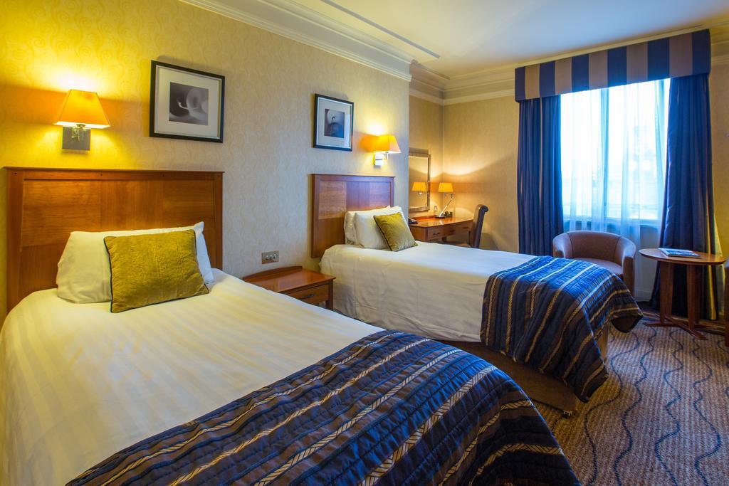 The Queens Hotel Leeds  Exterior photo