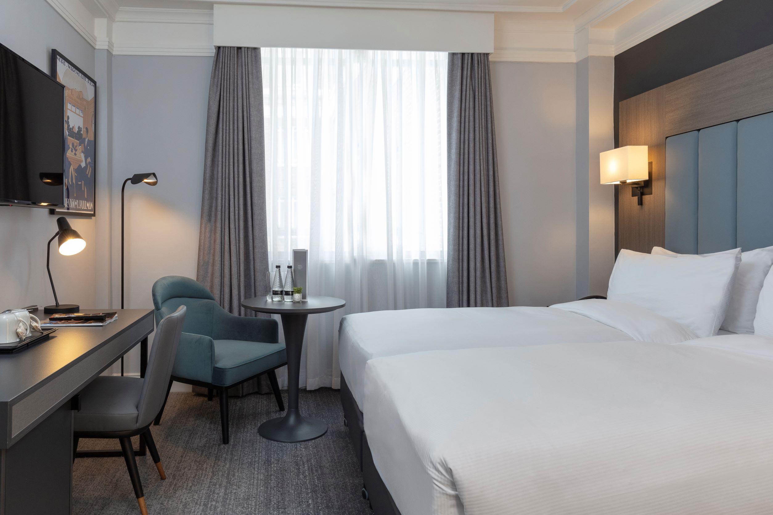 The Queens Hotel Leeds  Exterior photo