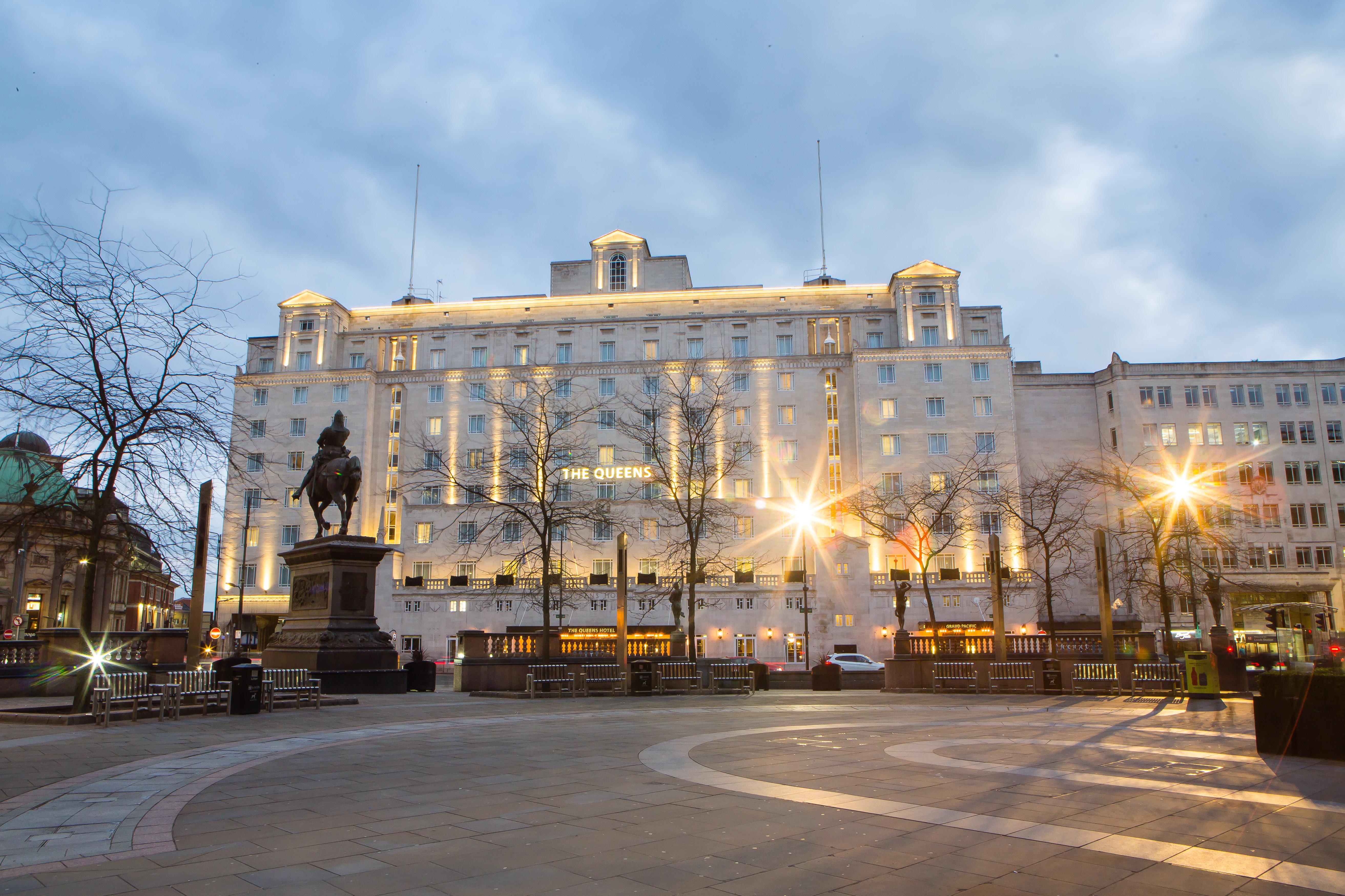 The Queens Hotel Leeds  Exterior photo