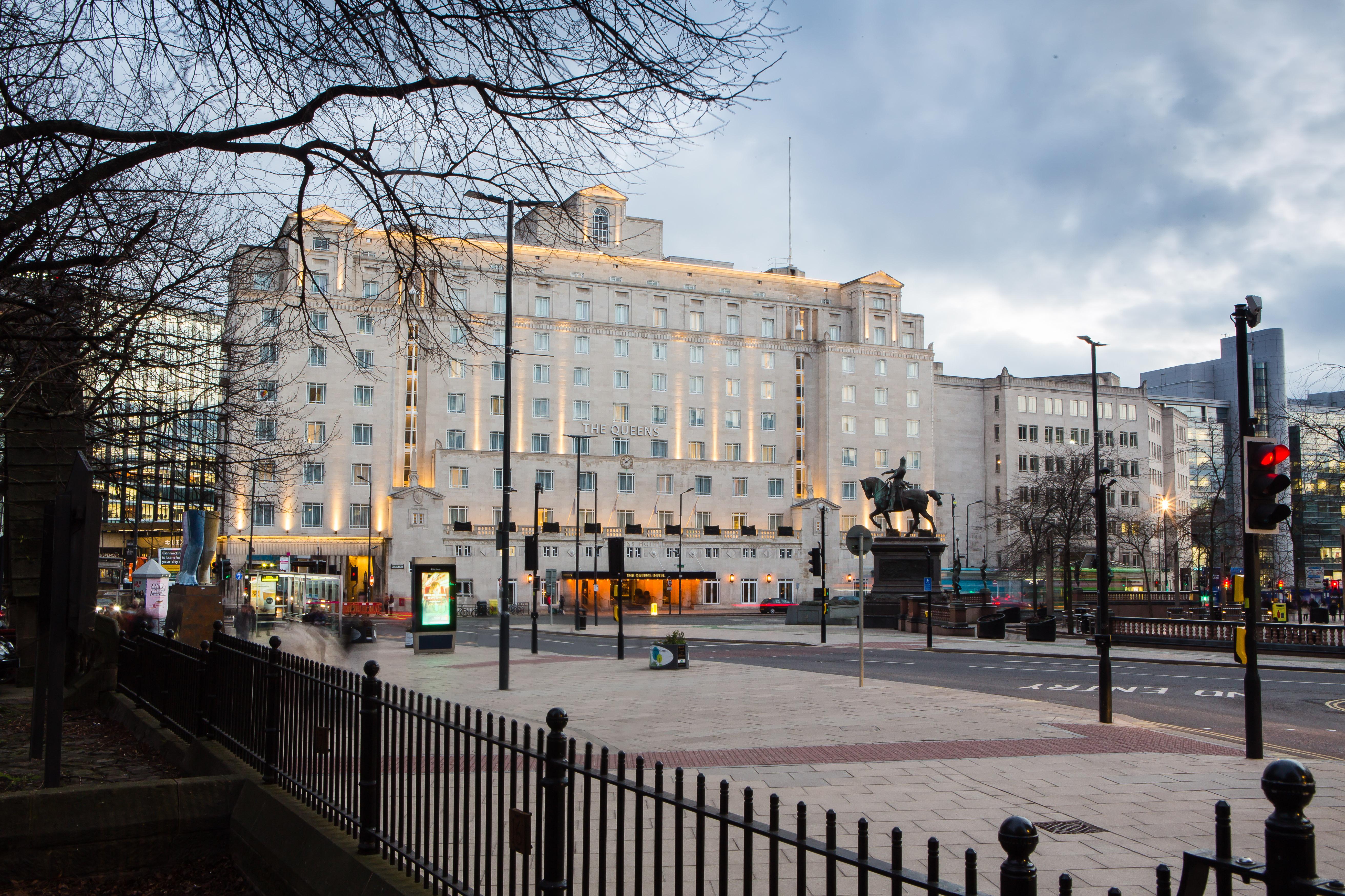 The Queens Hotel Leeds  Exterior photo