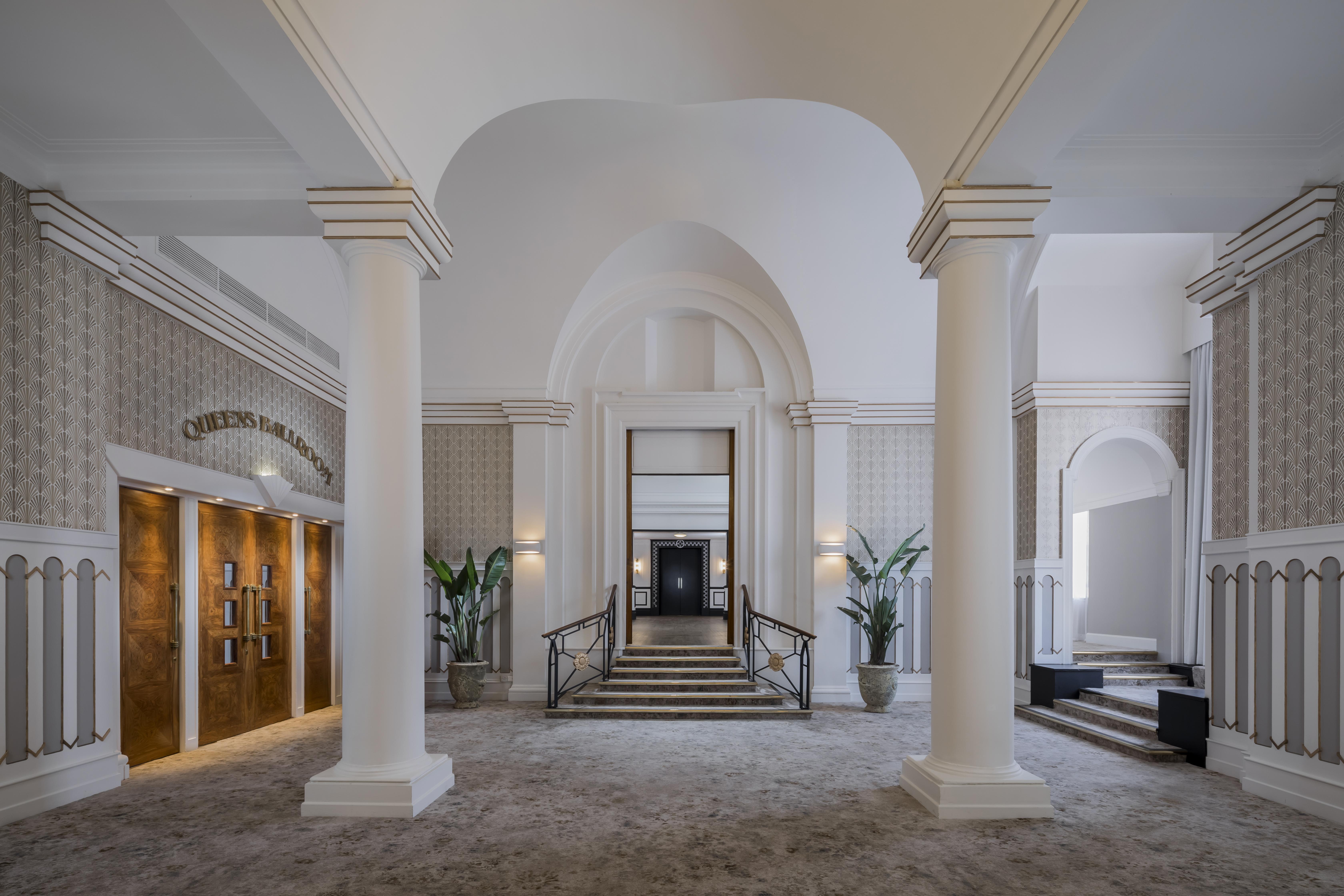 The Queens Hotel Leeds  Exterior photo