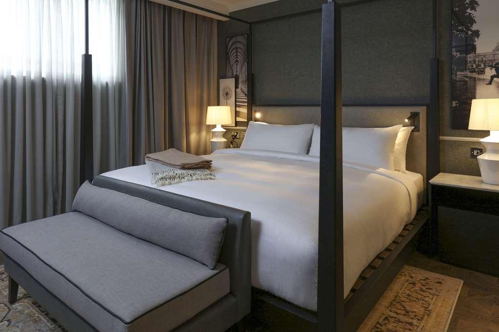 The Queens Hotel Leeds  Room photo
